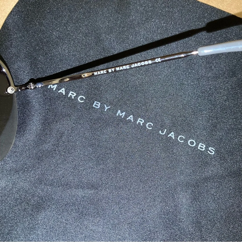 Marc jacobs heart sunglasses